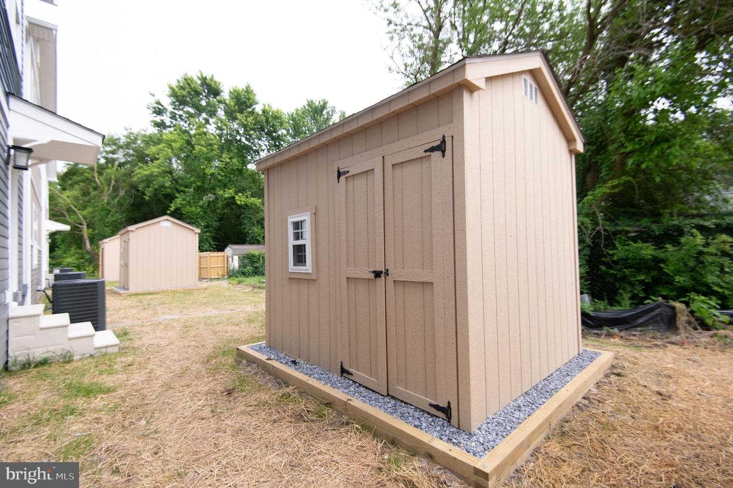 636 Douglas Street photo 27