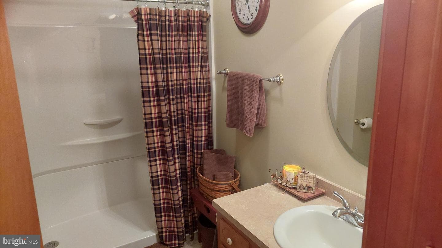 136 South Street photo 10