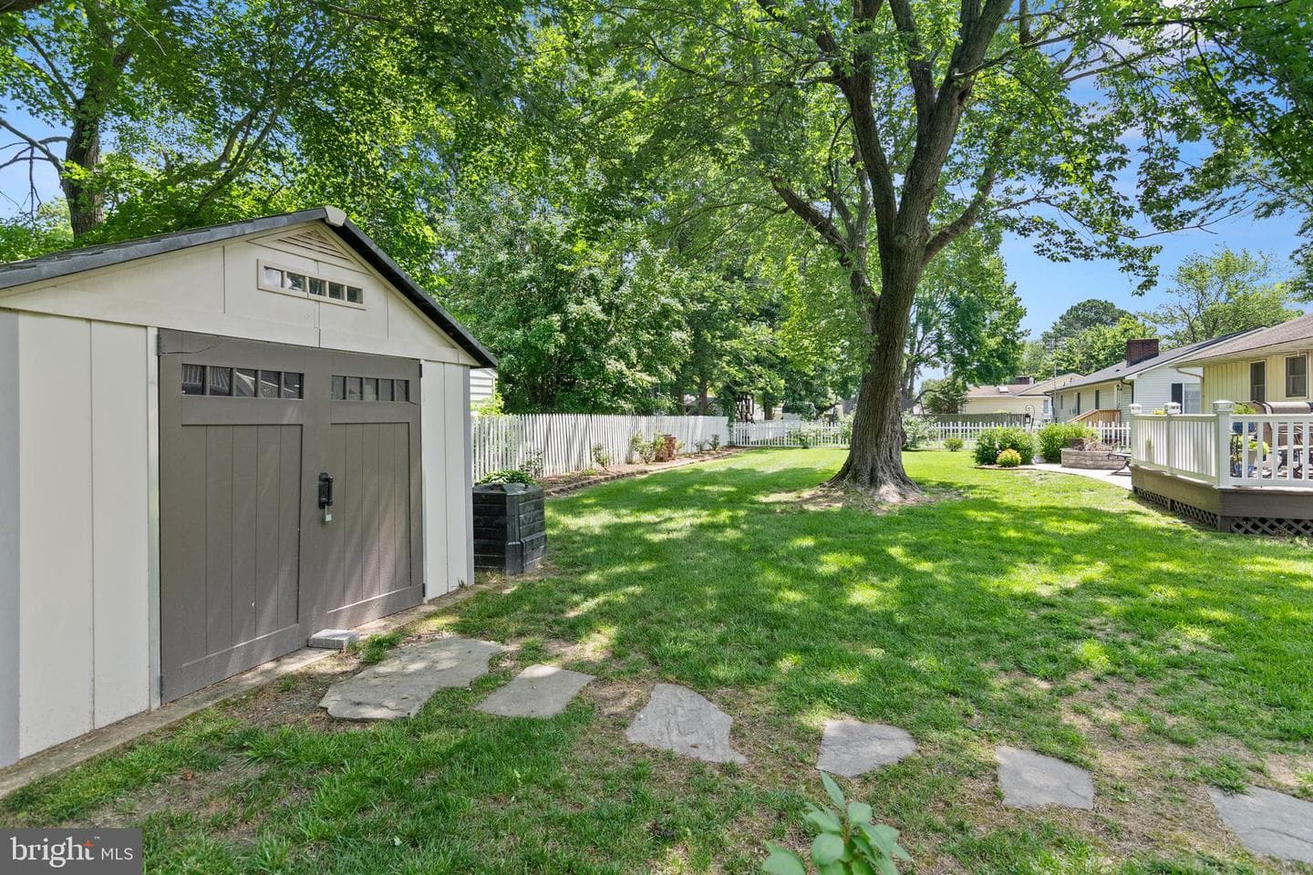 109 Holly Terrace photo 36