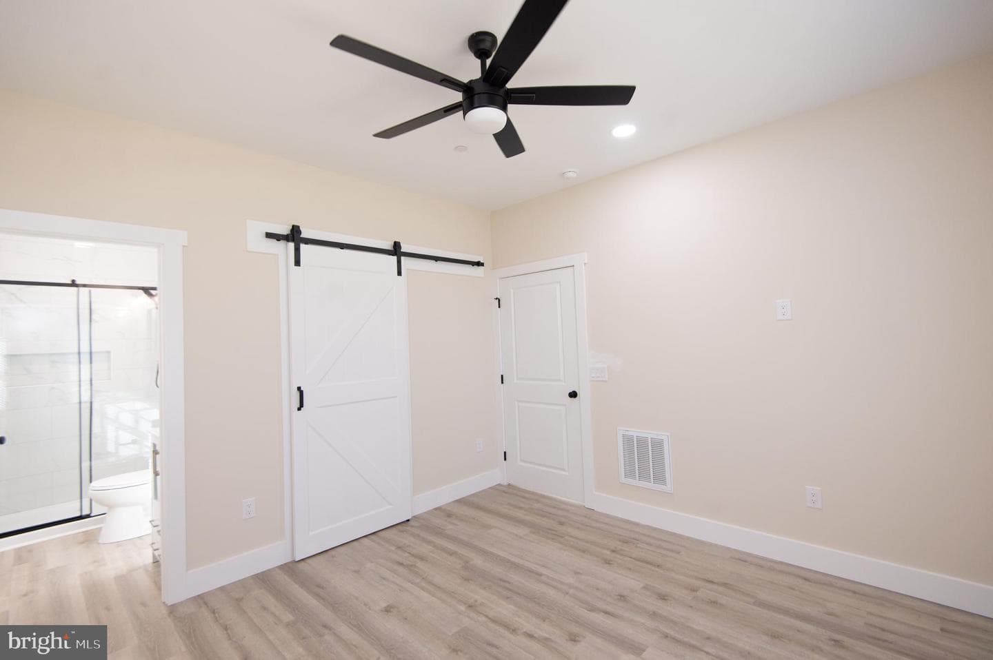 103 Linden Avenue photo 27
