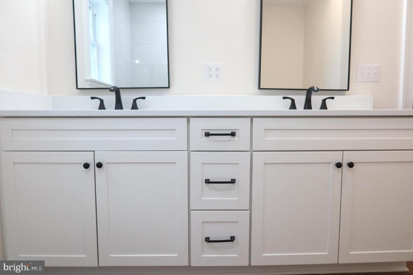 5412 Richardson Road photo 23