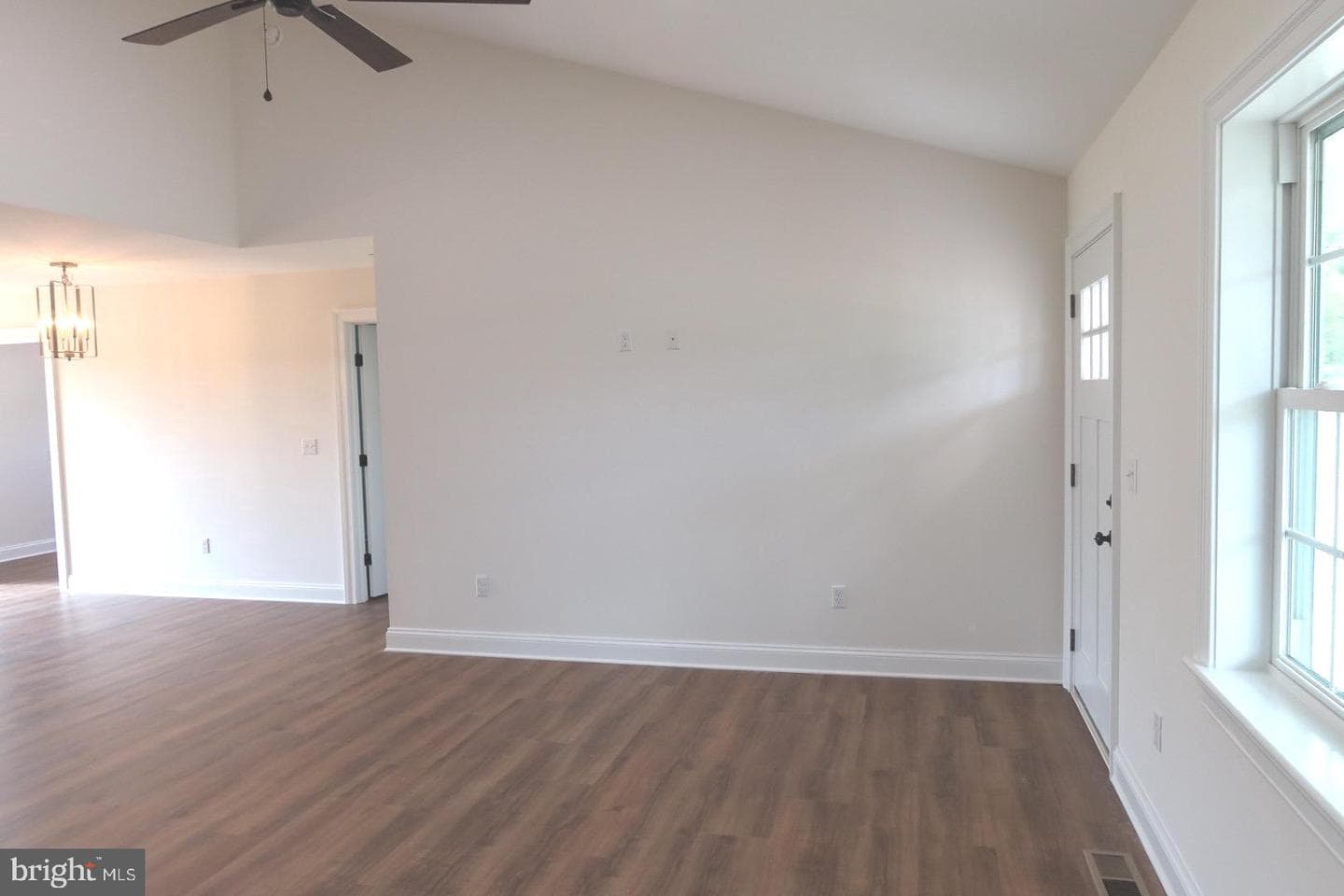 5412 Richardson Road photo 4