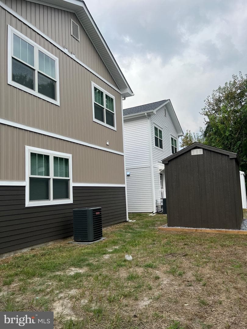 634 Douglas Street photo 44