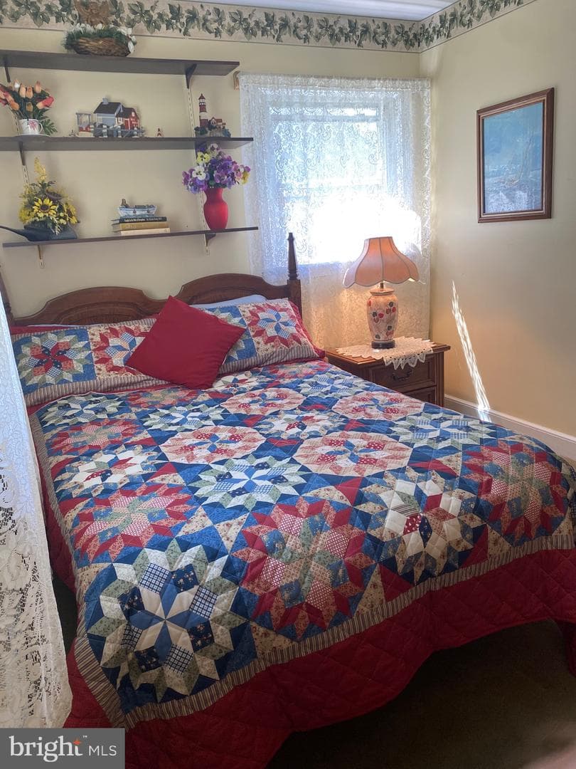 302 Nathans Avenue photo 4