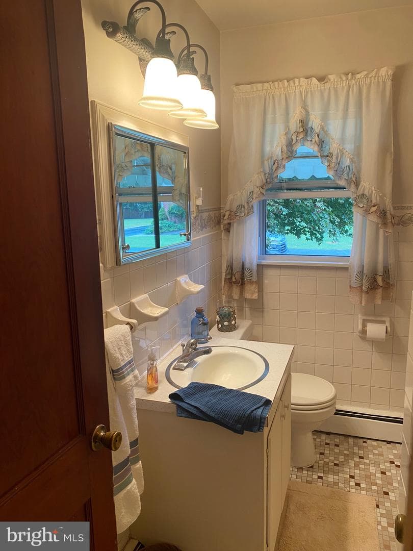 302 Nathans Avenue photo 8