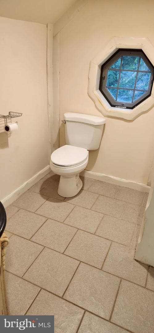102 Hayward photo 16
