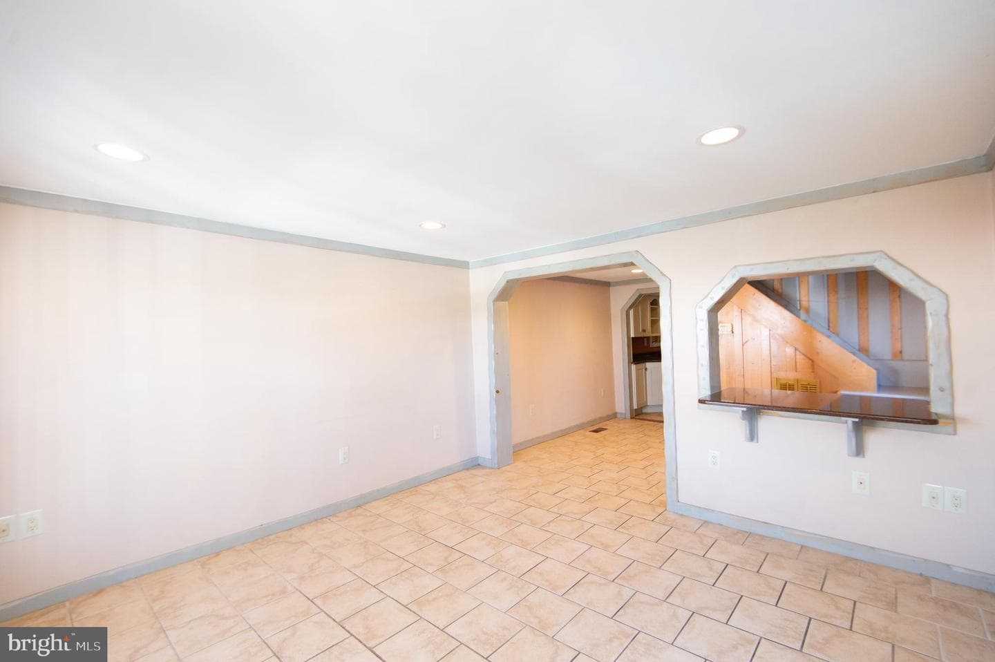 102 Hayward photo 4
