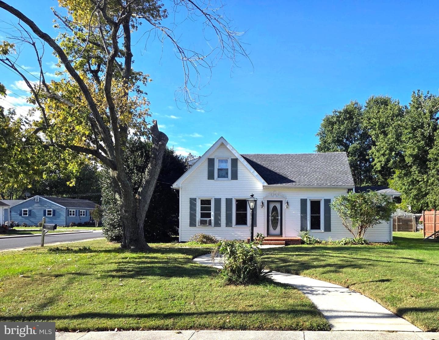 405 Leonards Lane photo 2