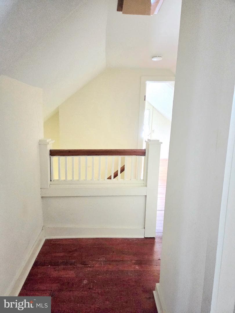 405 Leonards Lane photo 20