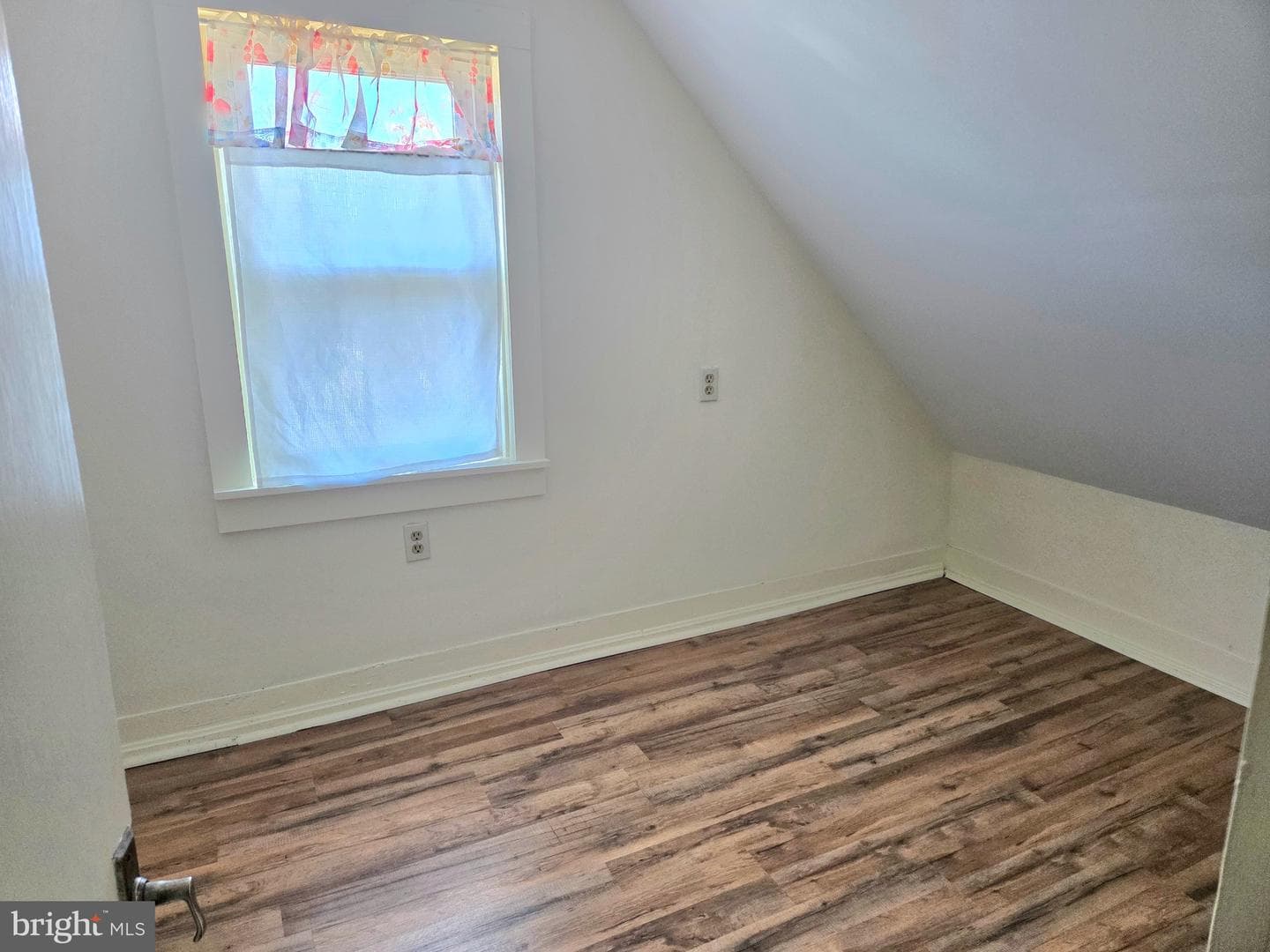 405 Leonards Lane photo 27