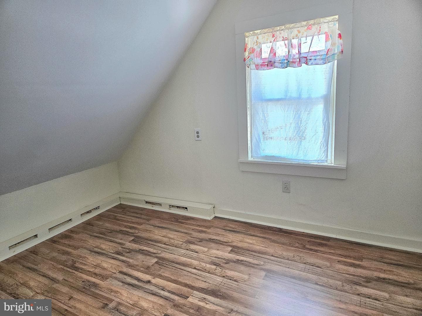 405 Leonards Lane photo 29