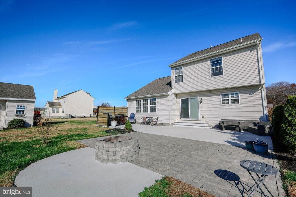 4445 Rolling Acres Drive photo 2