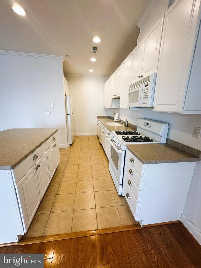 5 Oakley Street #102 photo 7