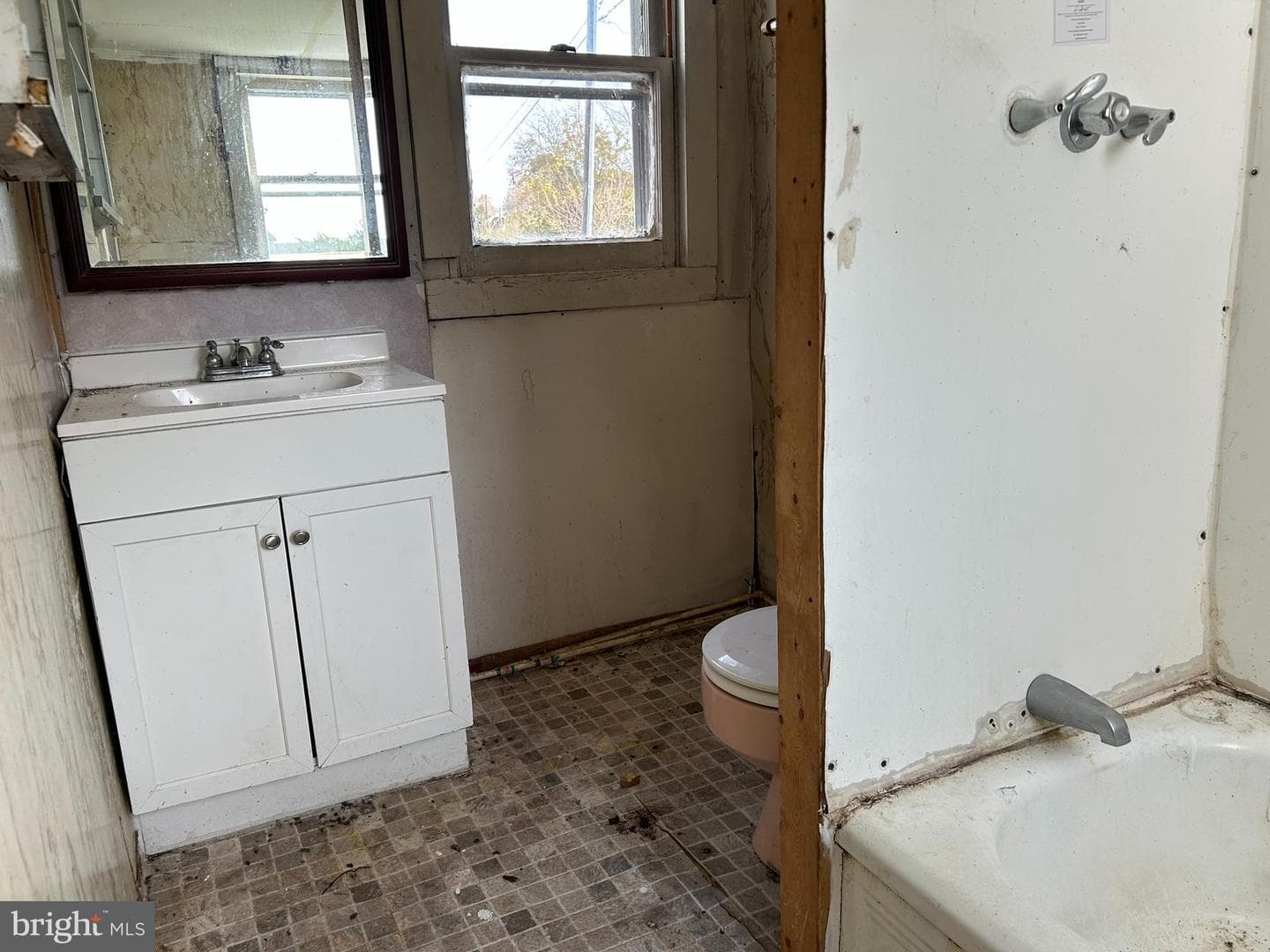 2409 Cambridge Beltway photo 11