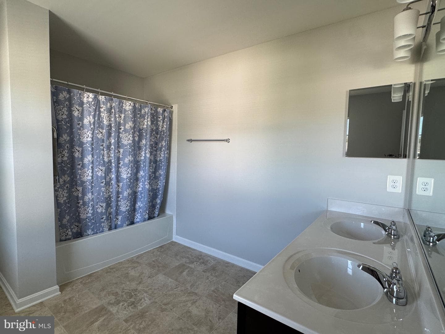 101 Albemarle Court photo 40
