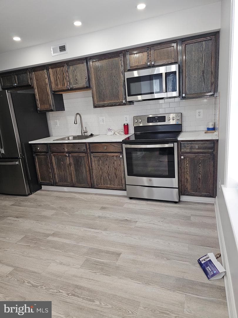 802 Allen Street photo 13