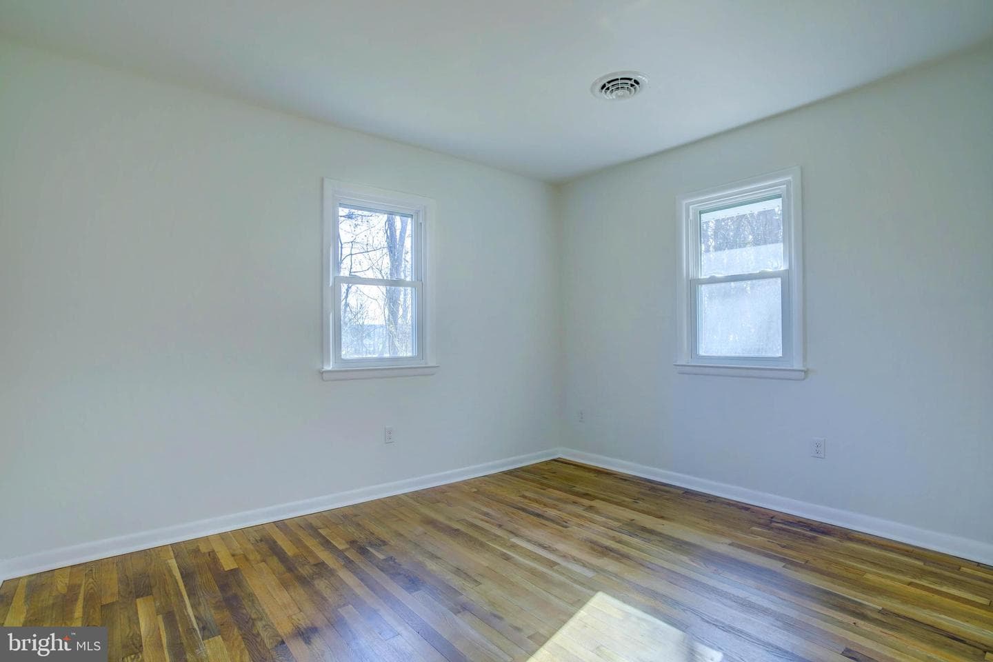 2229 Hudson Road photo 25
