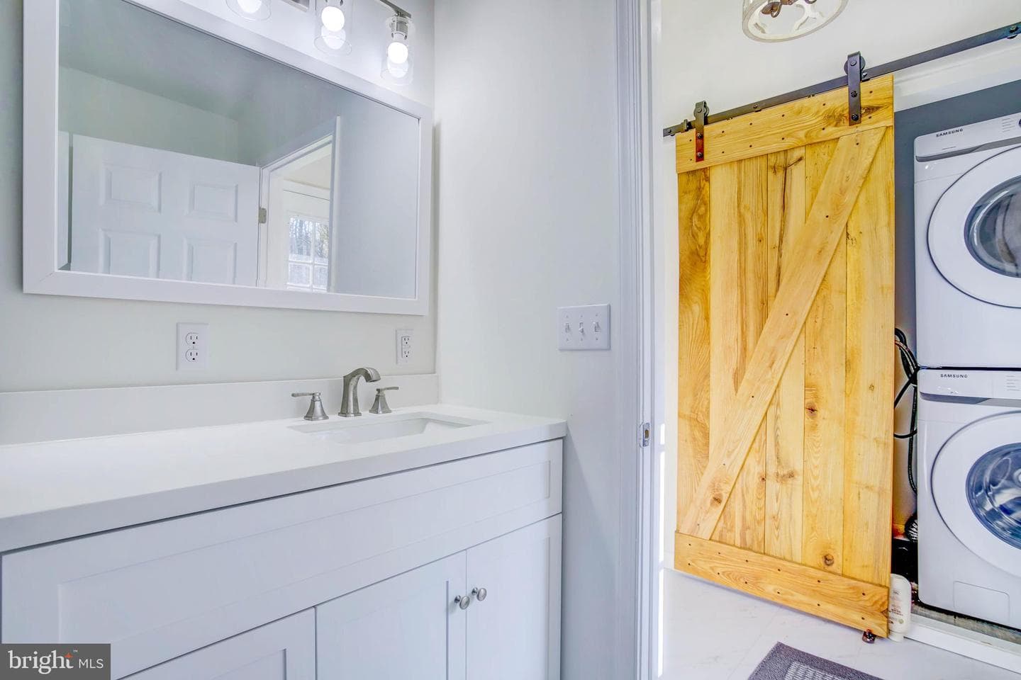 2229 Hudson Road photo 37