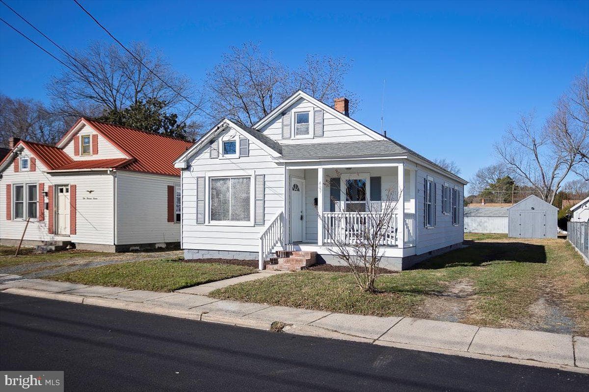 409 Oakley St photo 1