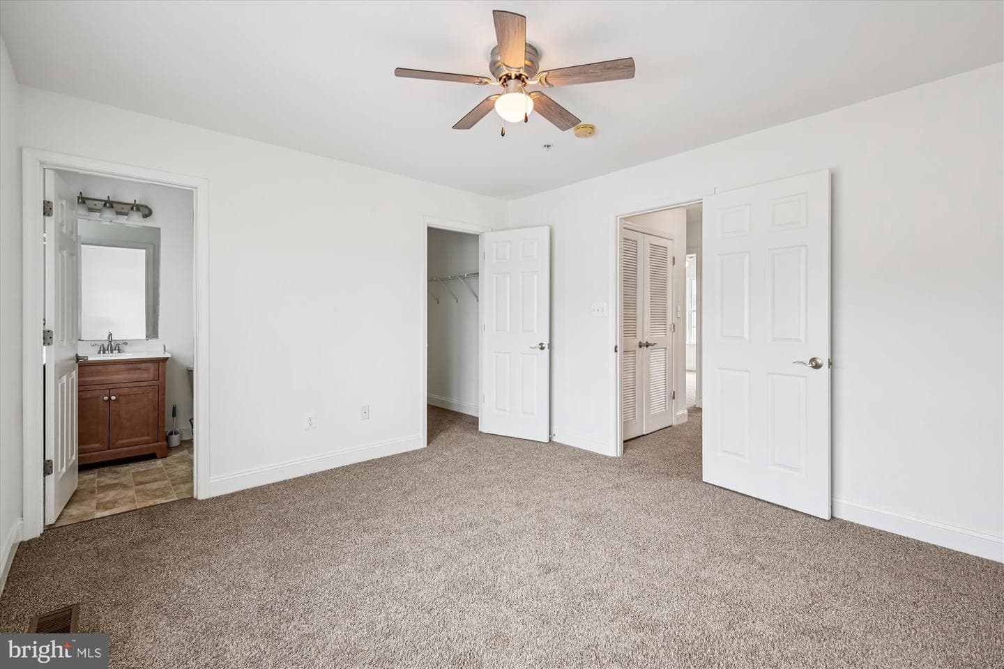 402 Ruddy Duck Court photo 19