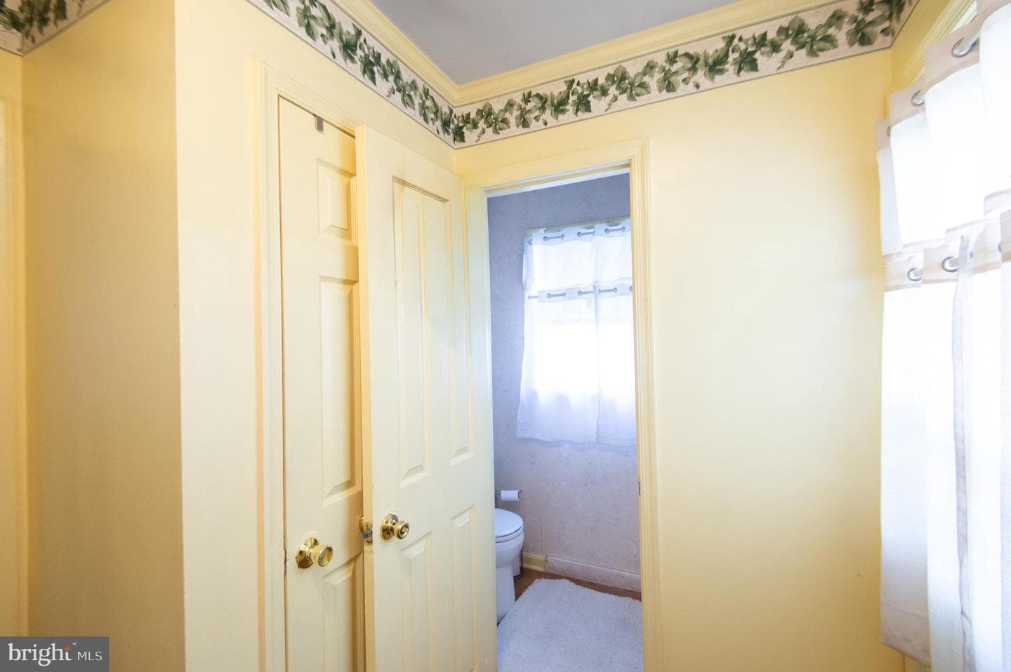 807 Bayly Road photo 10