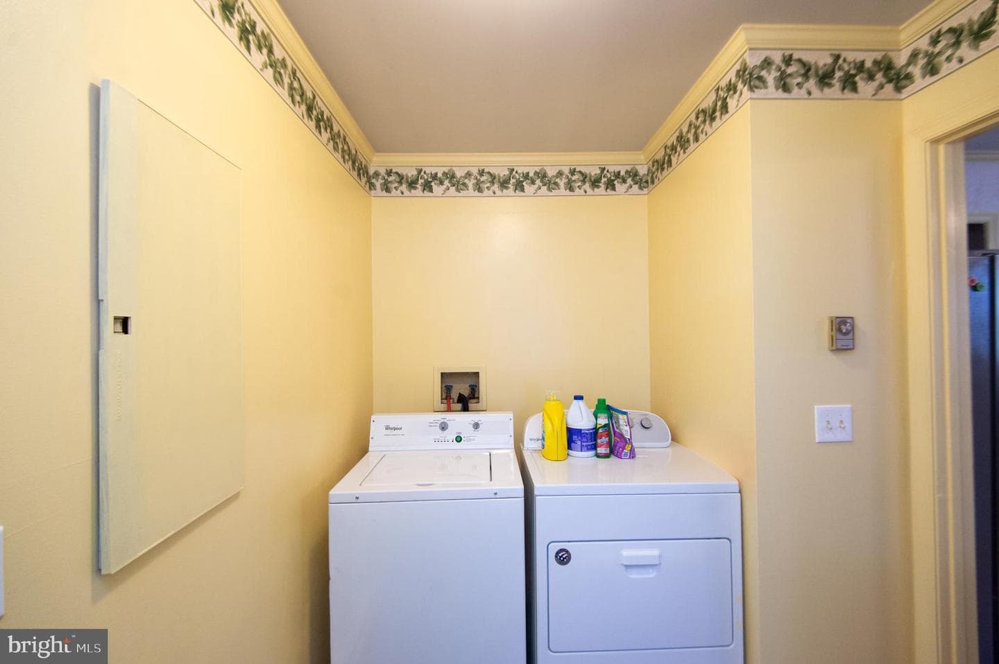 807 Bayly Road photo 11