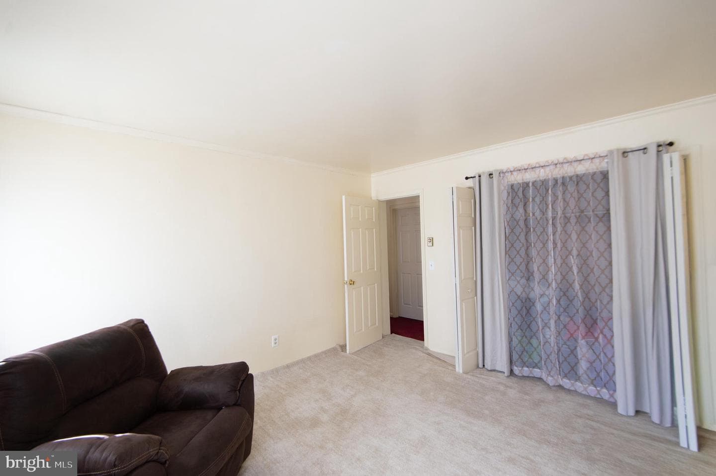 807 Bayly Road photo 19