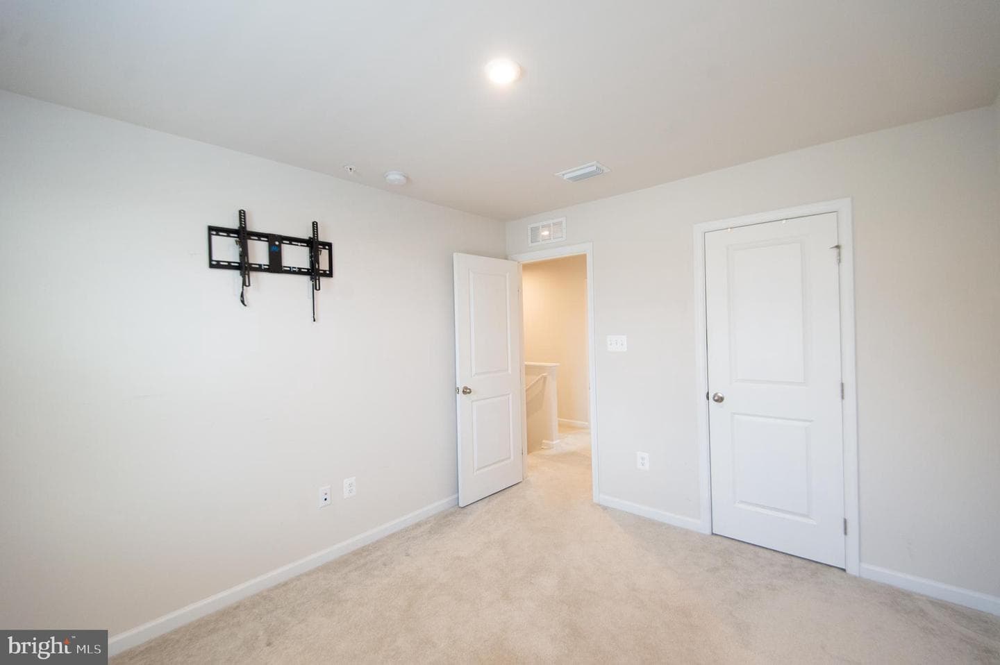 120 Mariners Way photo 14