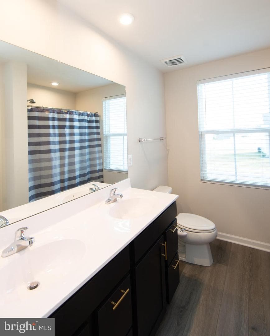 120 Mariners Way photo 18