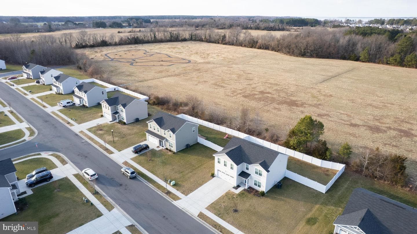 120 Mariners Way photo 31