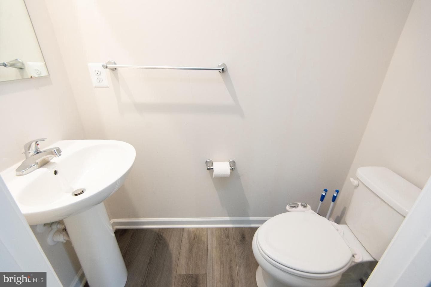 120 Mariners Way photo 5