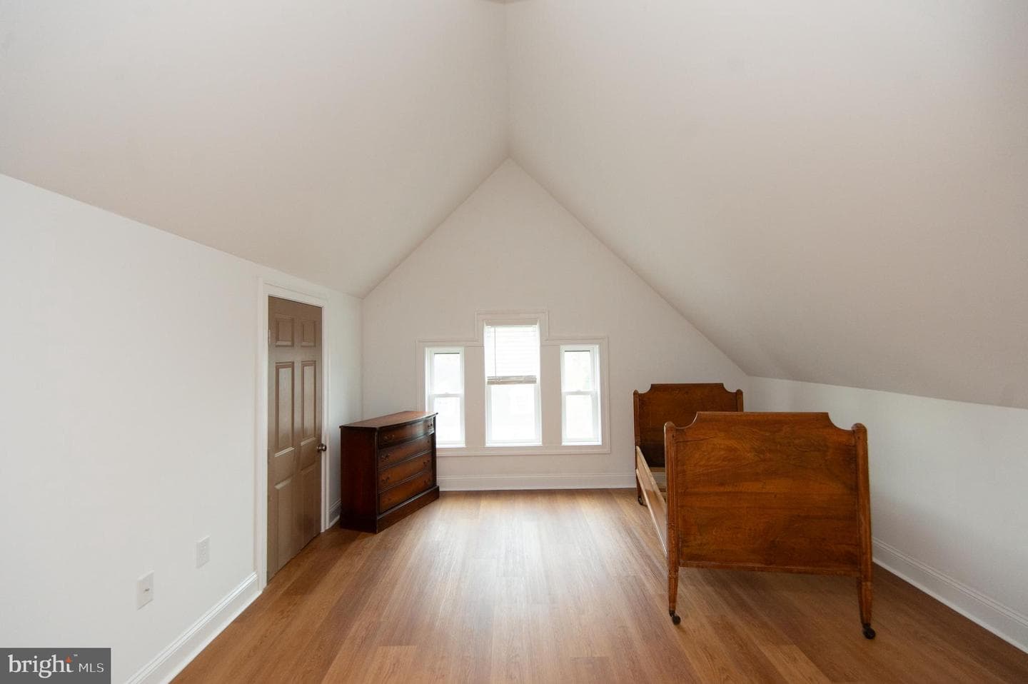 1003 Travers Street photo 55