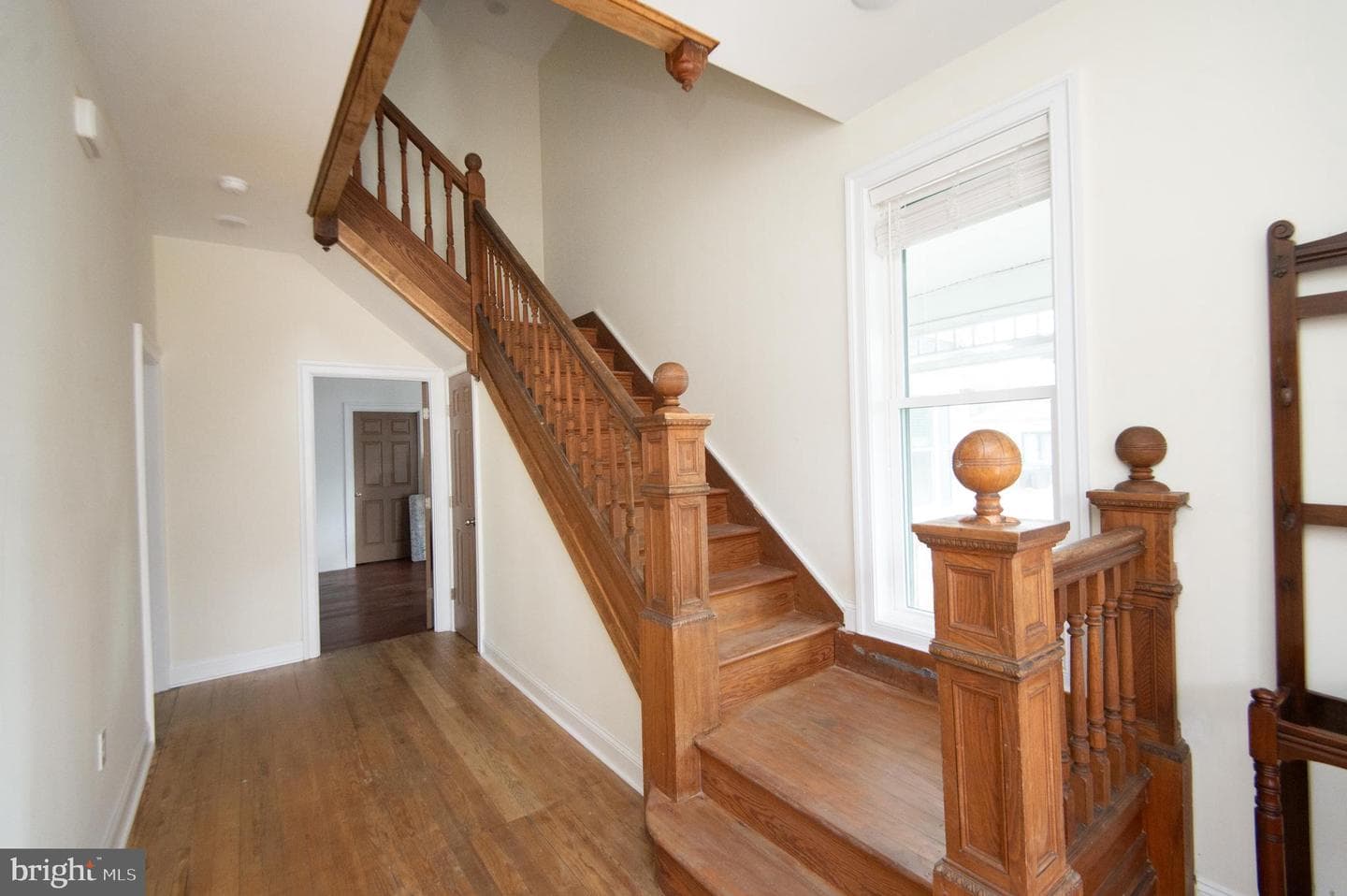 1003 Travers Street photo 7