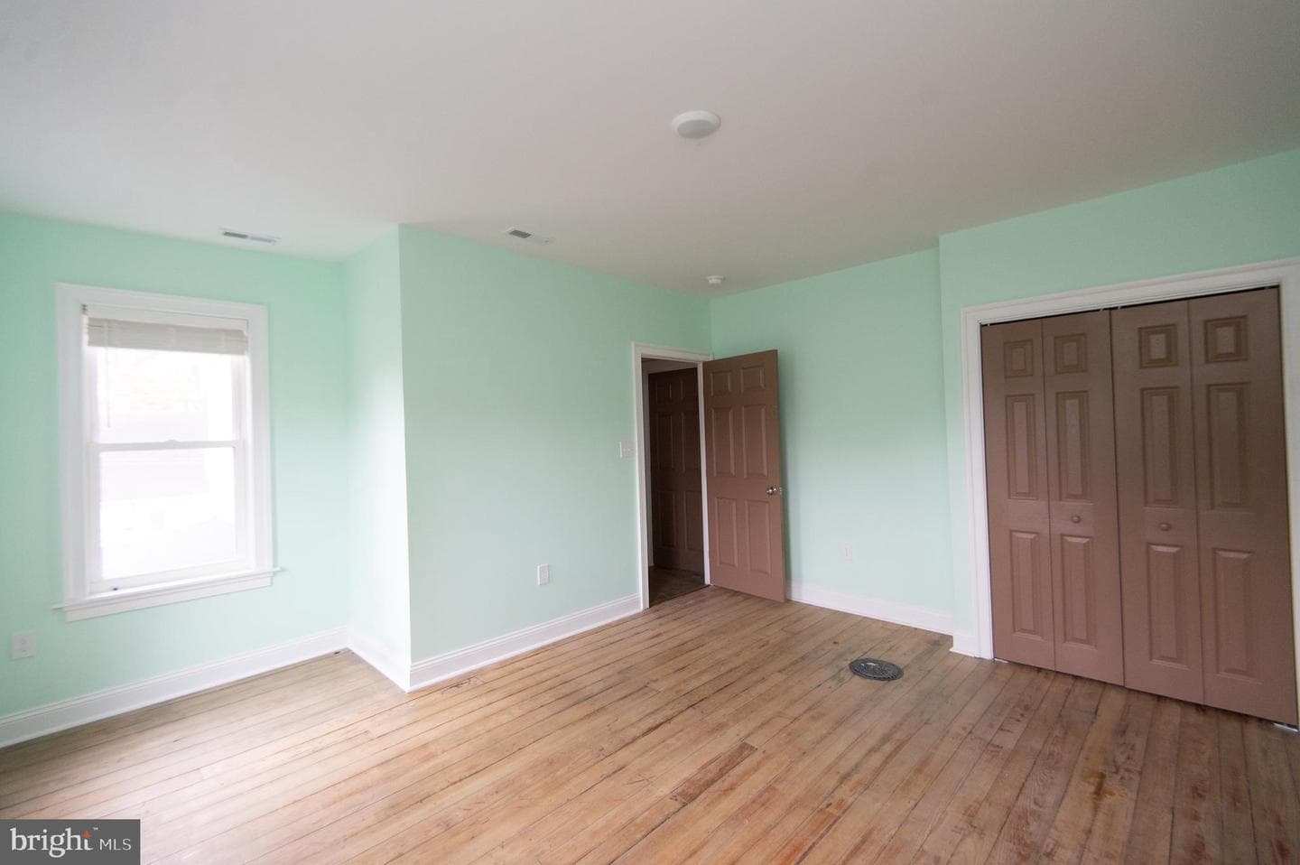 1003 Travers Street photo 72