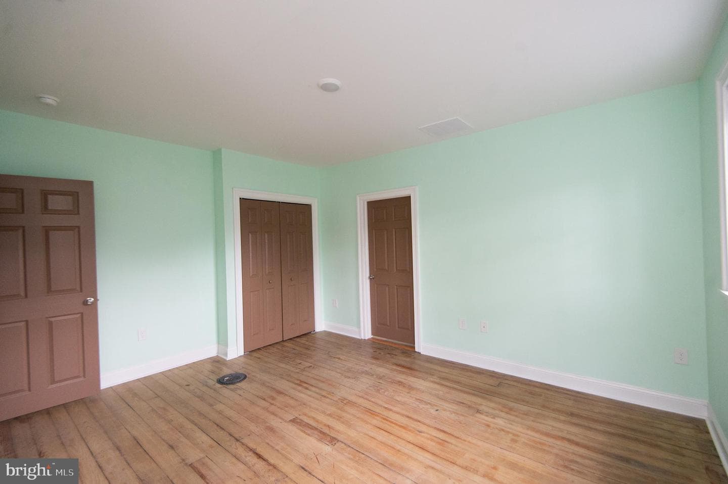 1003 Travers Street photo 73