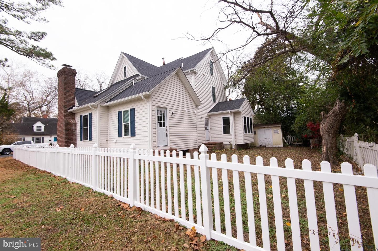 1003 Travers Street photo 75