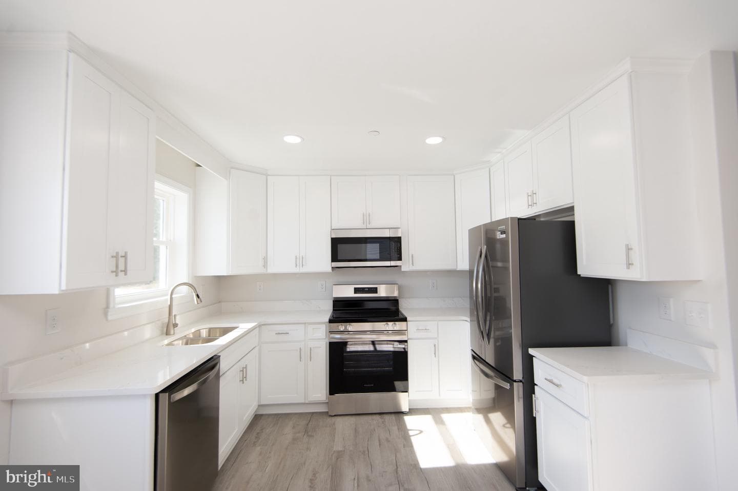 107 Railroad Avenue photo 6