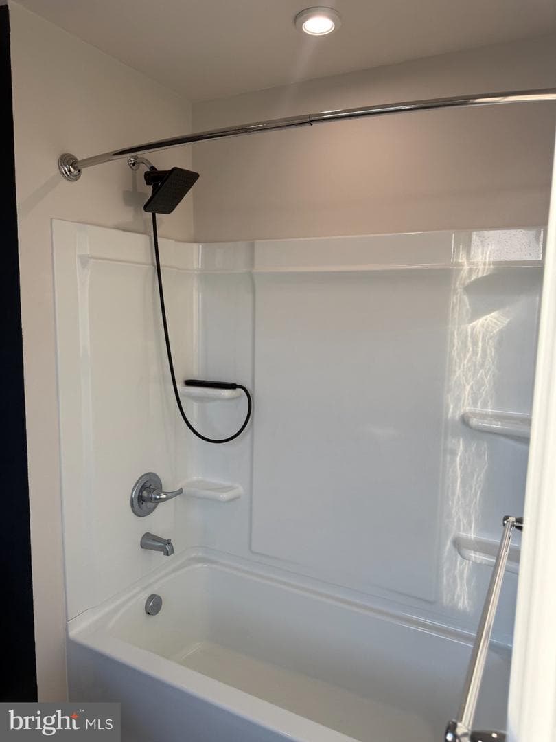 110 Mariners Way photo 13