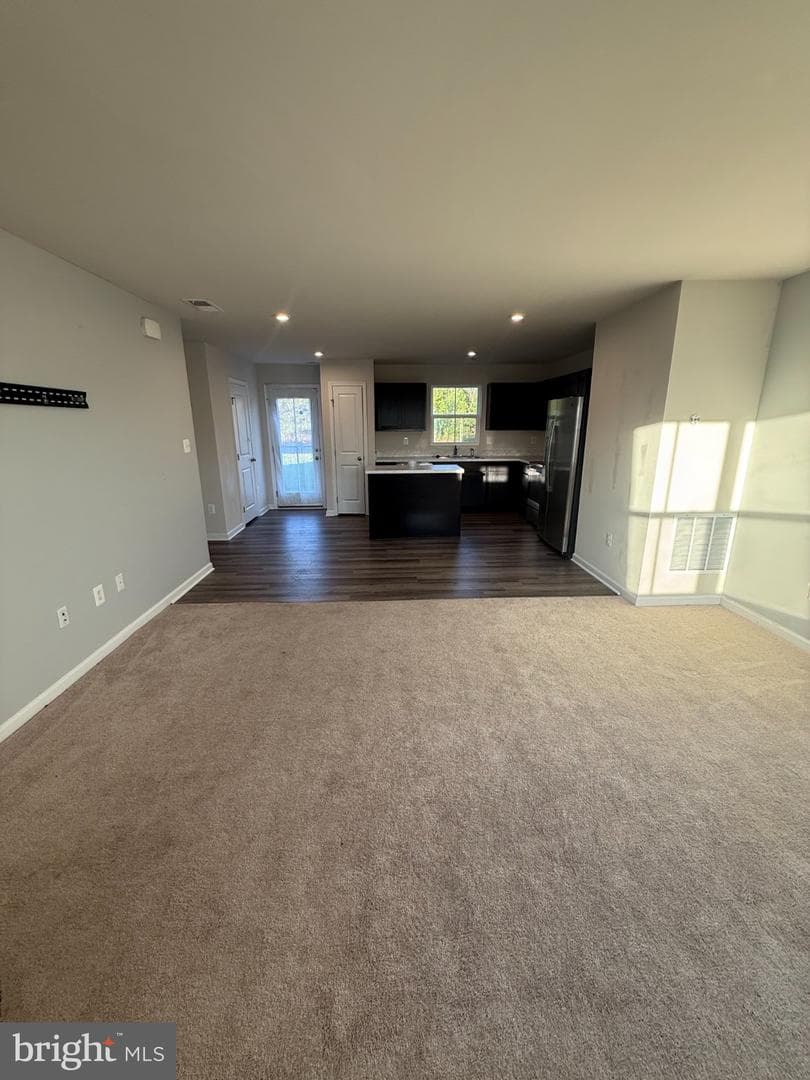 110 Mariners Way photo 3