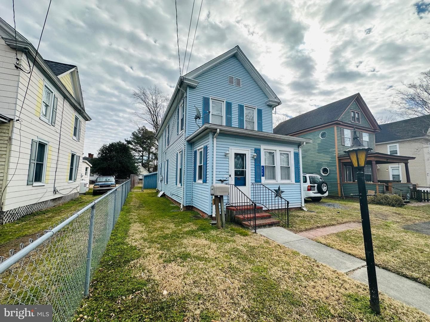 916 Race Street photo 3