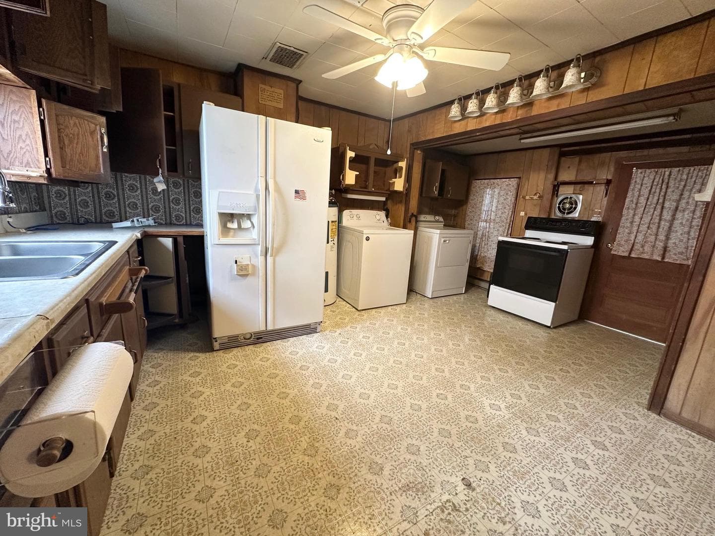 916 Race Street photo 9