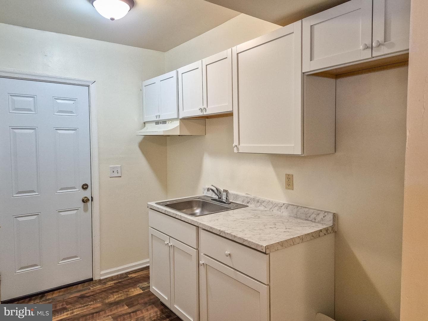 814 Center Street photo 6