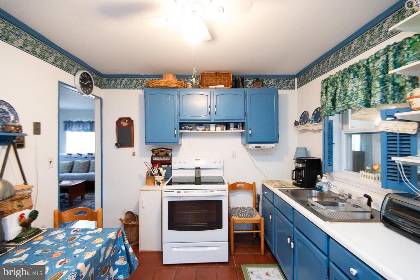 819 Seabreeze Road photo 8