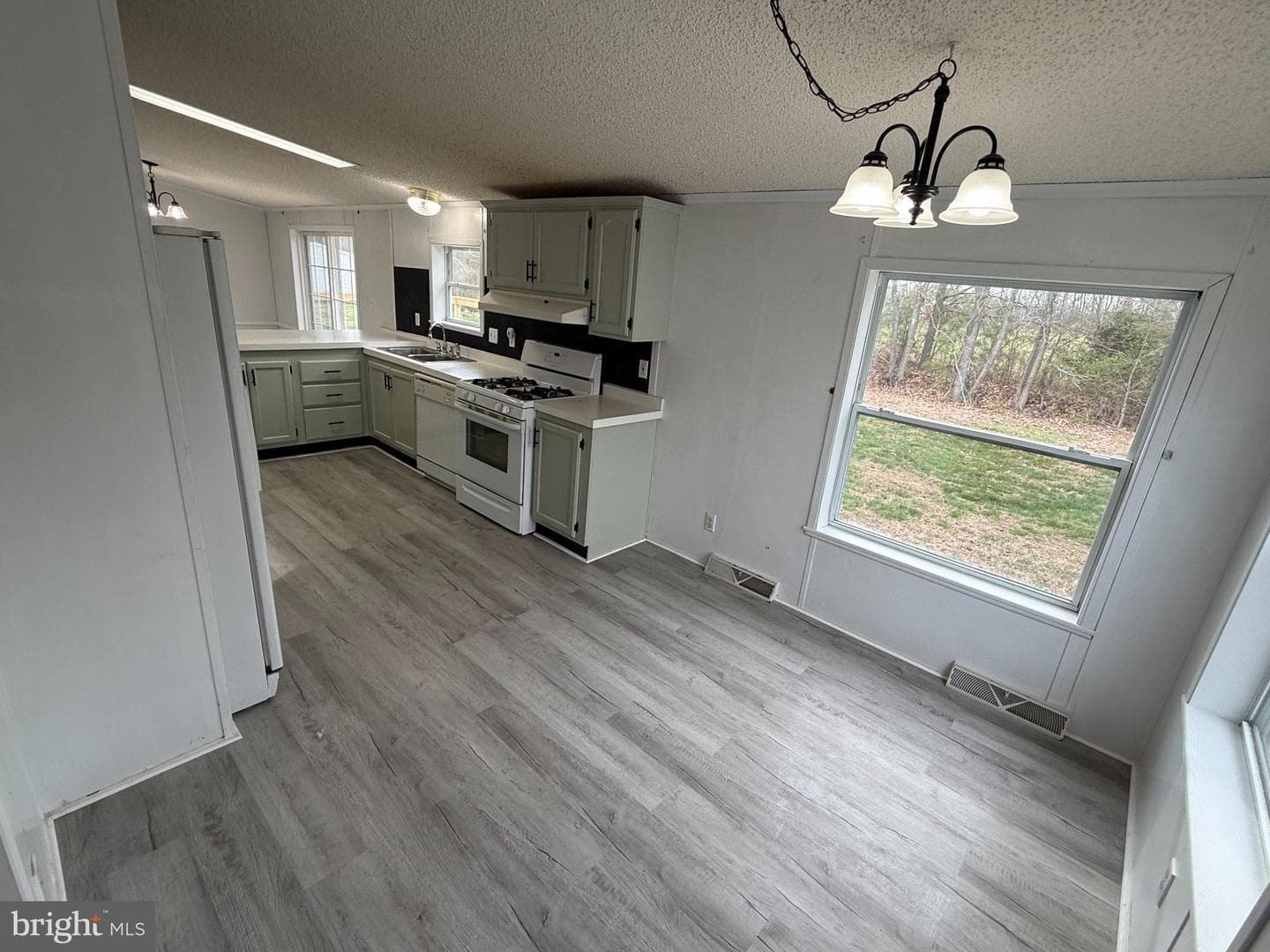 5959 Heritage Road photo 11