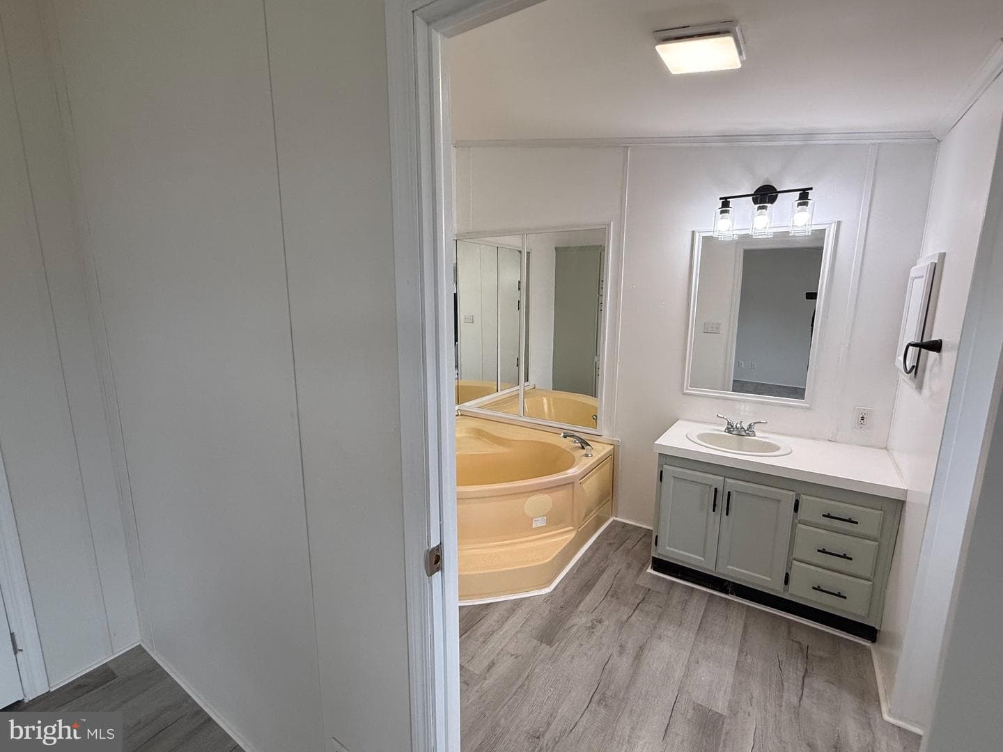 5959 Heritage Road photo 16