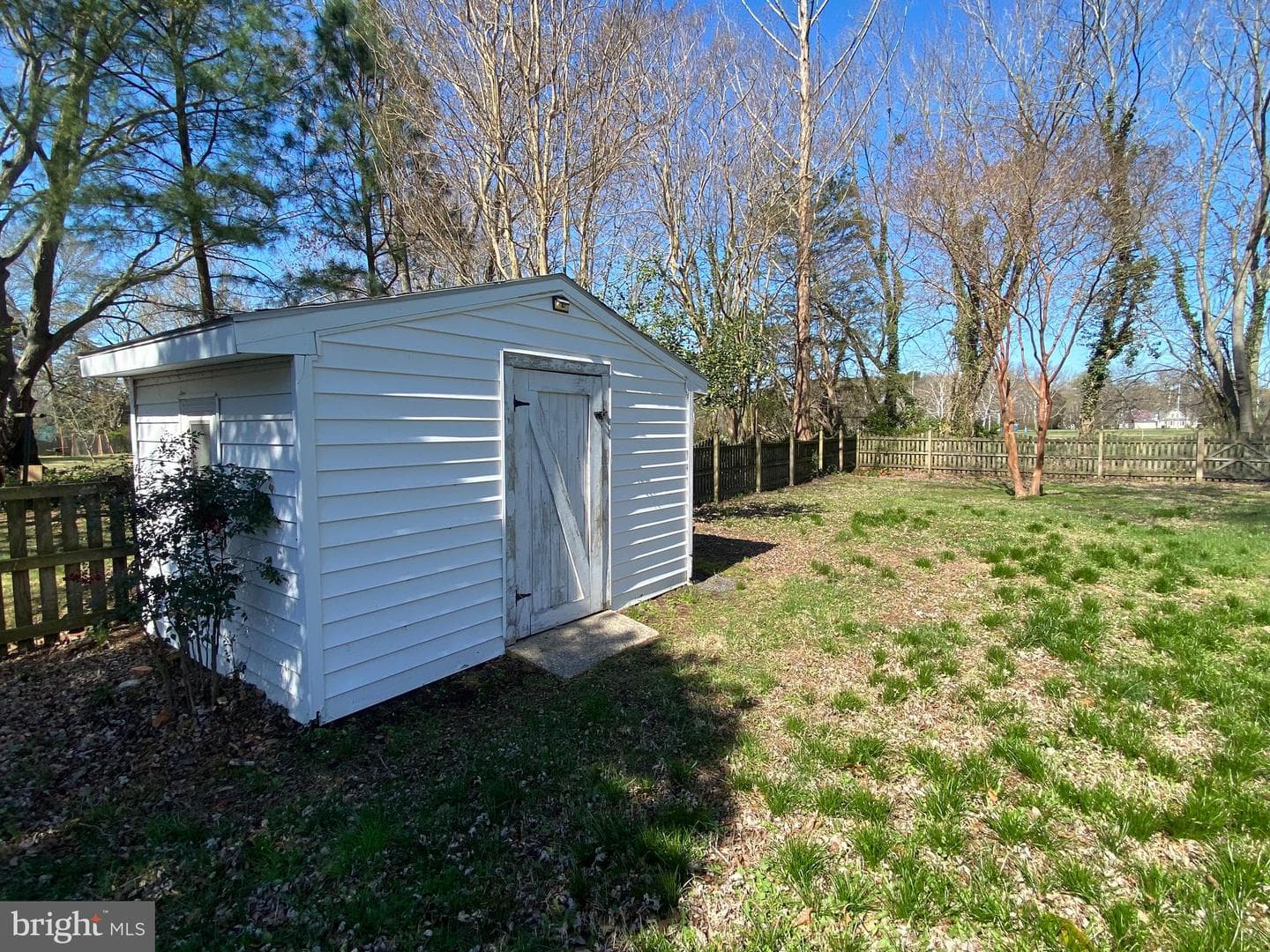 205 Somerset Ave photo 24