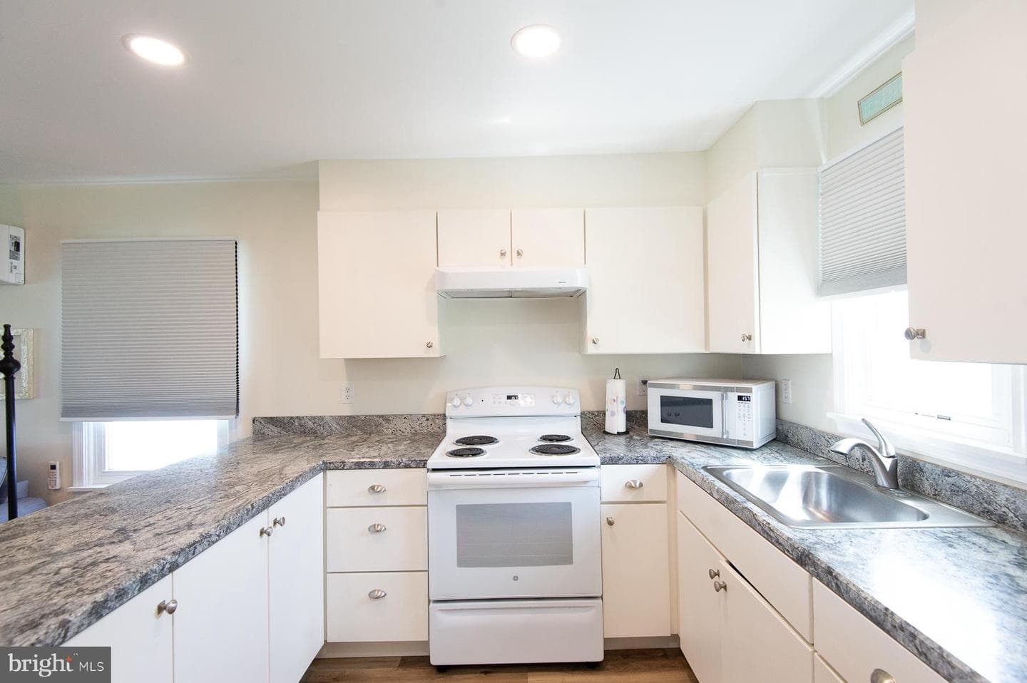 724 Twin Point Cove Road photo 12