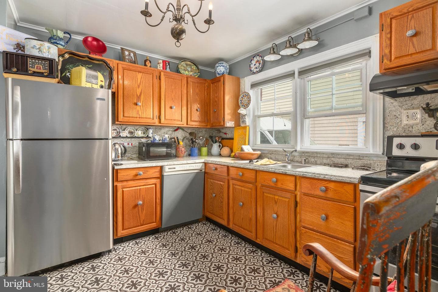 408 Bayly Avenue photo 16