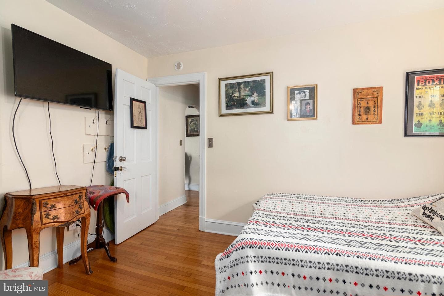 408 Bayly Avenue photo 18
