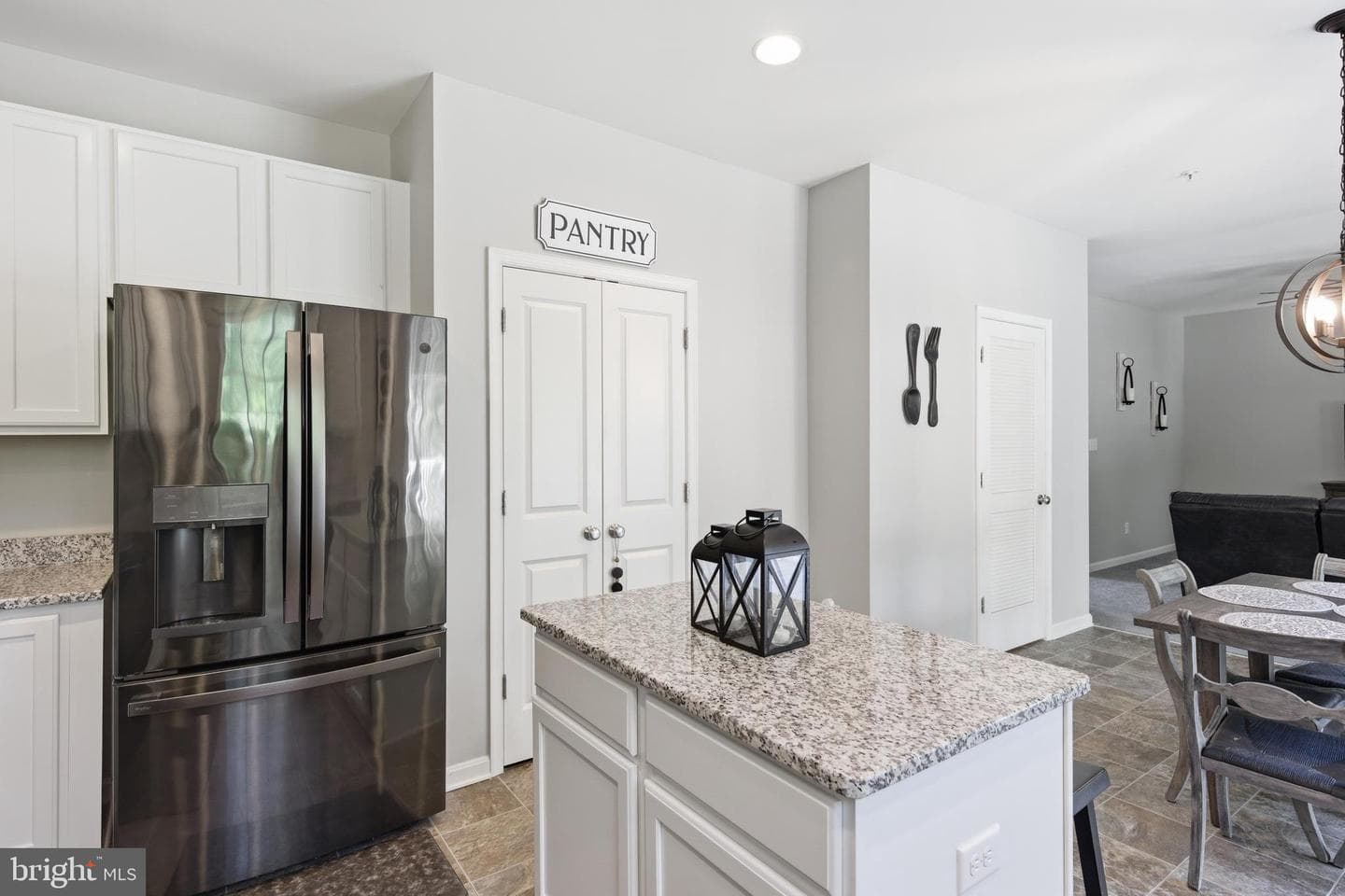 146 Regulator Drive N photo 11